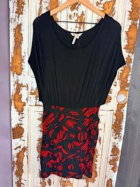 BCBGeneration Black & Red Abstract Print Short Sleeve Ruched Bodycon Dress